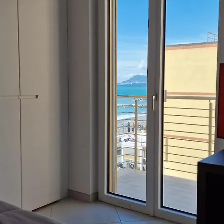 Mare Blu * 文蒂米利亚